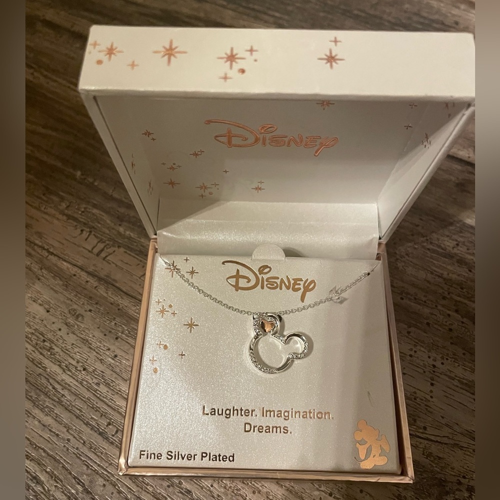Minnie Mouse NEW Crystal & HeartPendant Necklace BRAND NEW